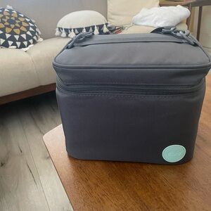 Elvie Gray Insulated Storage Bag and pump set New!